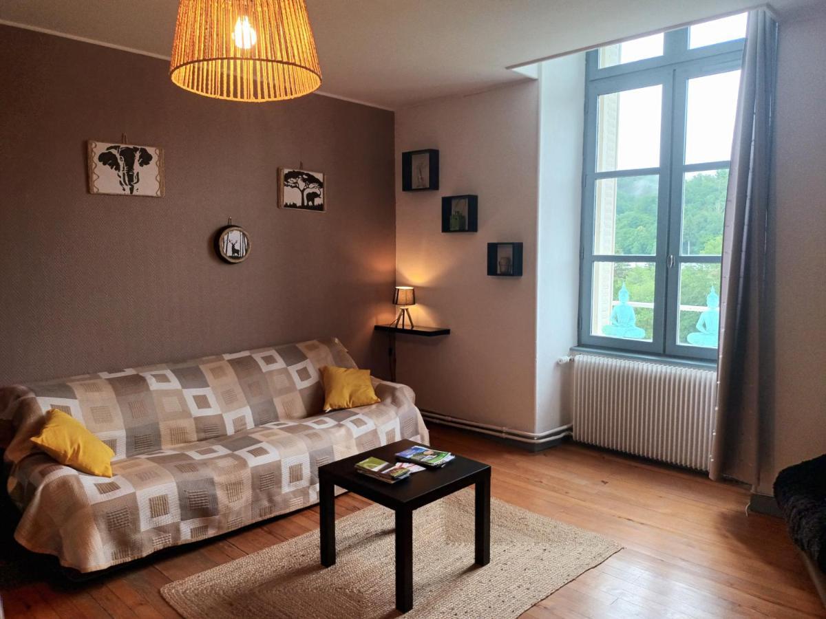 Appartement Chaleureux De 82M2 Proche De Vulcania Pontaumur Zewnętrze zdjęcie